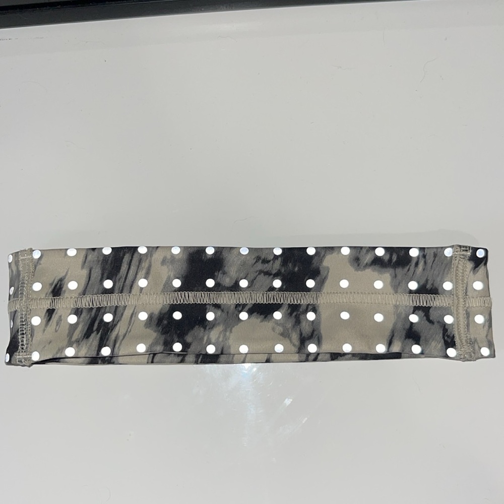 Lululemon Reflective headband - Picture 2 of 4